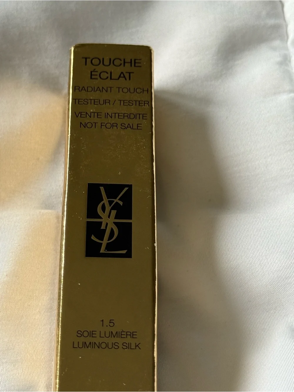 Yves Saint Laurent Touche Éclat Radiant Touch - Gold Packaging